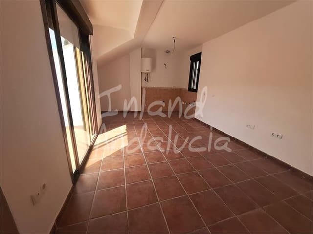 1 soveværelse Lejlighed til salg i Alcaucín med swimmingpool garage - € 105.000 (Ref: 9838812)