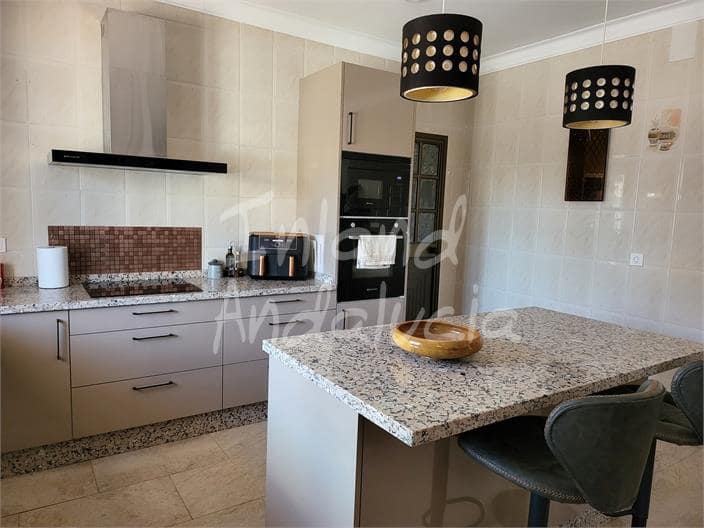 3 soveværelse Villa til salg i Humilladero med swimmingpool garage - € 259.950 (Ref: 9838813)
