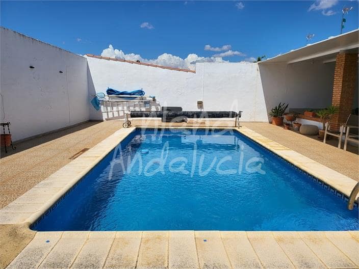 3 soveværelse Villa til salg i Humilladero med swimmingpool garage - € 259.950 (Ref: 9838813)