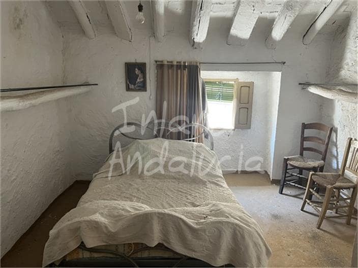 4 bedroom Townhouse for sale in Luque - € 43,000 (Ref: 9841986)