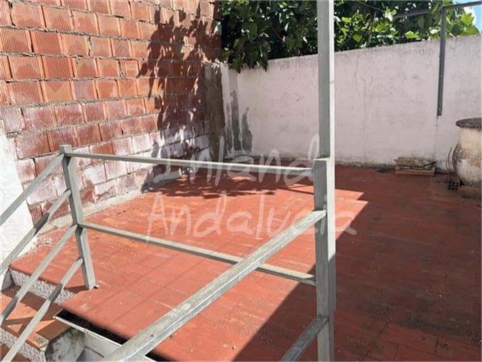4 bedroom Townhouse for sale in Luque - € 43,000 (Ref: 9841986)