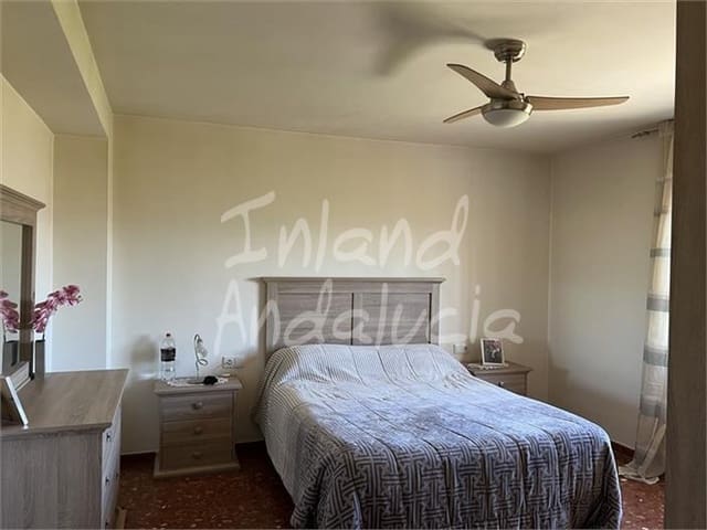 4 quarto Casa em Banda para venda em Ermita Nueva, Alcalá la Real com garagem - 105 000 € (Ref: 9848901)