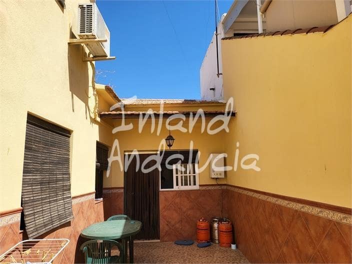 2 bedroom Villa for sale in Mollina with garage - € 172,500 (Ref: 9850792)