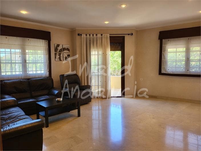 4 bedroom Townhouse for sale in Cuevas Bajas with garage - € 350,000 (Ref: 9868068)