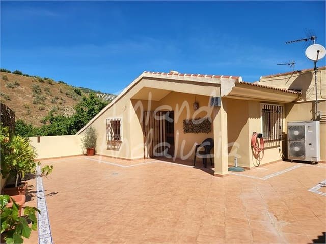 4 slaapkamer Huis te koop in Cuevas Bajas met garage - € 350.000 (Ref: 9868068)