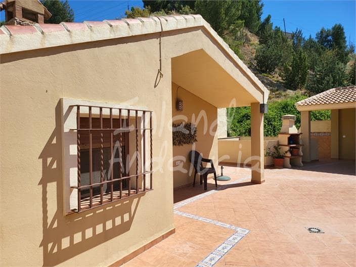 4 bedroom Townhouse for sale in Cuevas Bajas with garage - € 350,000 (Ref: 9868068)