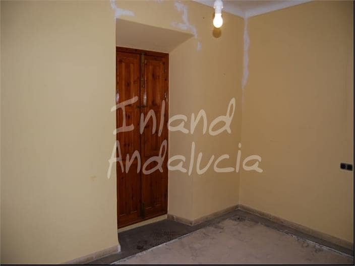 Casa de 5 habitaciones en Loja en venta - 127.000 € (Ref: 9872846)