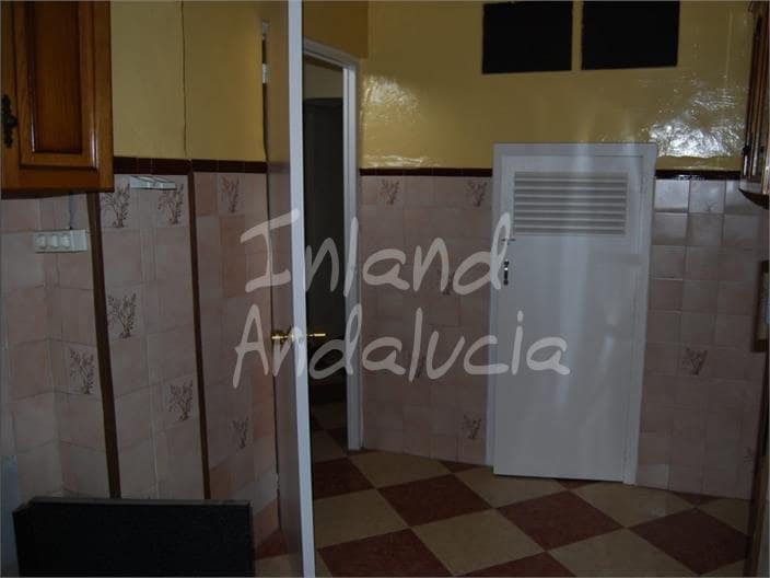 Casa de 5 habitaciones en Loja en venta - 127.000 € (Ref: 9872846)