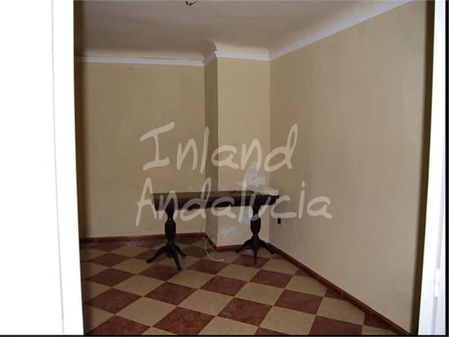 Casa de 5 habitaciones en Loja en venta - 127.000 € (Ref: 9872846)
