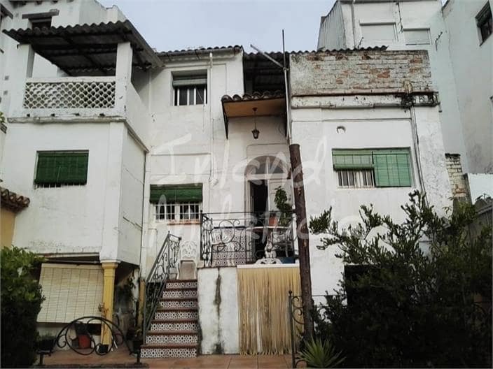 Casa de 5 habitaciones en Loja en venta - 127.000 € (Ref: 9872846)