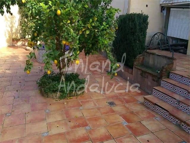 Casa de 5 habitaciones en Loja en venta - 127.000 € (Ref: 9872846)