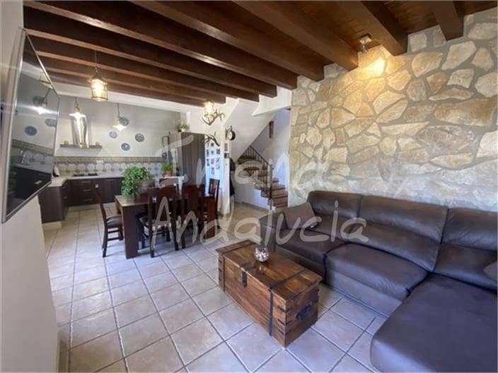 4 Zimmer Finca/Landgut zu verkaufen in Alcala la Real mit Pool Garage - 444.000 € (Ref: 9872847)