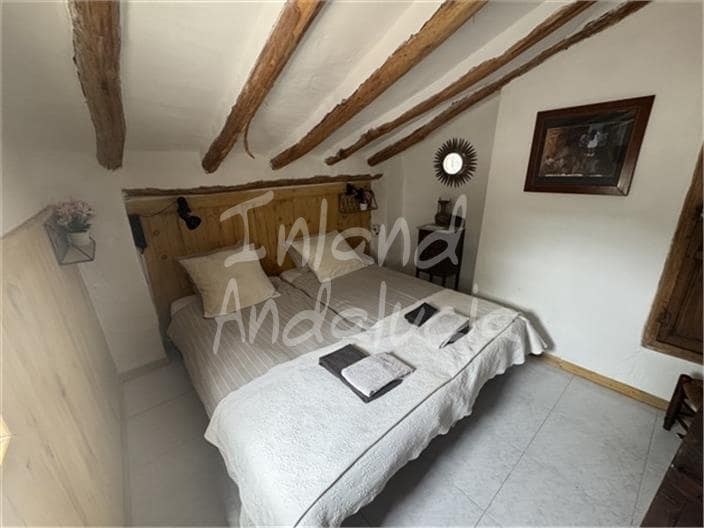 9 quarto Quinta/Casa Rural para venda em Fuente-Tojar com piscina garagem - 520 000 € (Ref: 9875561)