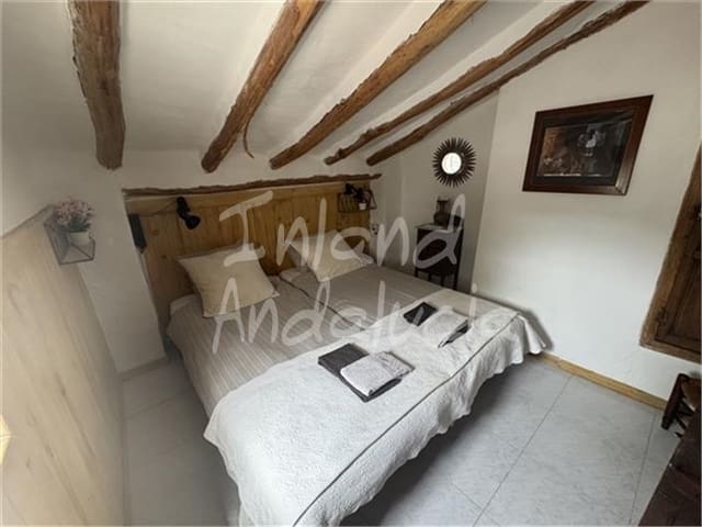 9 quarto Quinta/Casa Rural para venda em Fuente-Tójar com piscina garagem - 520 000 € (Ref: 9875561)