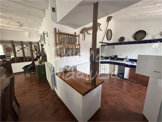 9 quarto Quinta/Casa Rural para venda em Fuente-Tójar com piscina garagem - 520 000 € (Ref: 9875561)