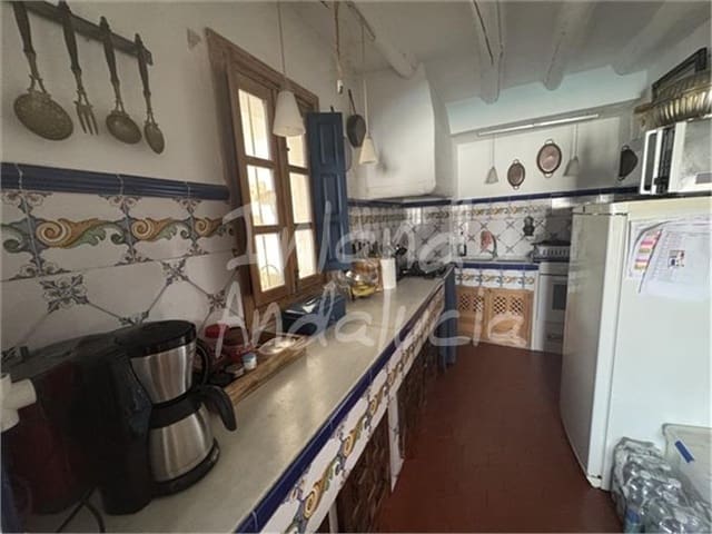 9 quarto Quinta/Casa Rural para venda em Fuente-Tójar com piscina garagem - 520 000 € (Ref: 9875561)