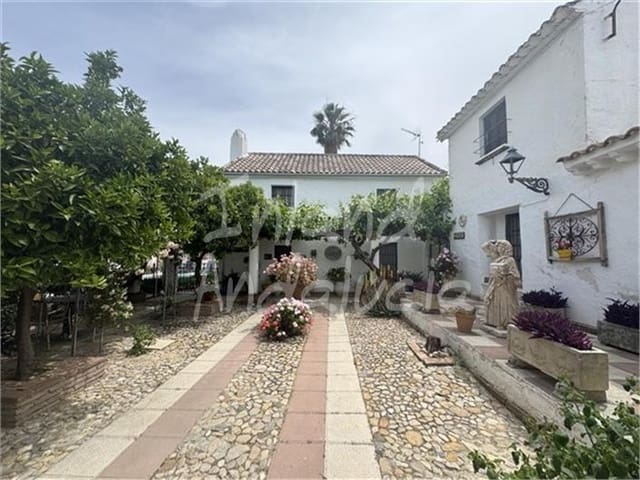 9 quarto Quinta/Casa Rural para venda em Fuente-Tójar com piscina garagem - 520 000 € (Ref: 9875561)