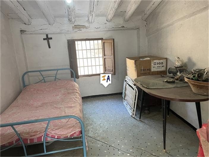 4 soveværelse Finca/Landehus til salg i Priego de Cordoba med garage - € 89.000 (Ref: 9877762)