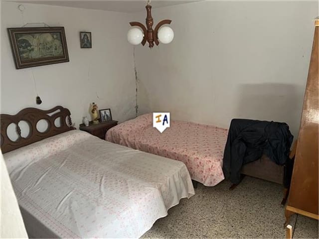 4 soveværelse Finca/Landehus til salg i Priego de Córdoba med garage - € 89.000 (Ref: 9877762)