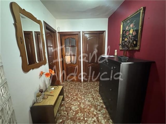 5 slaapkamer Huis te koop in Alcalá la Real met garage - € 190.000 (Ref: 9877763)