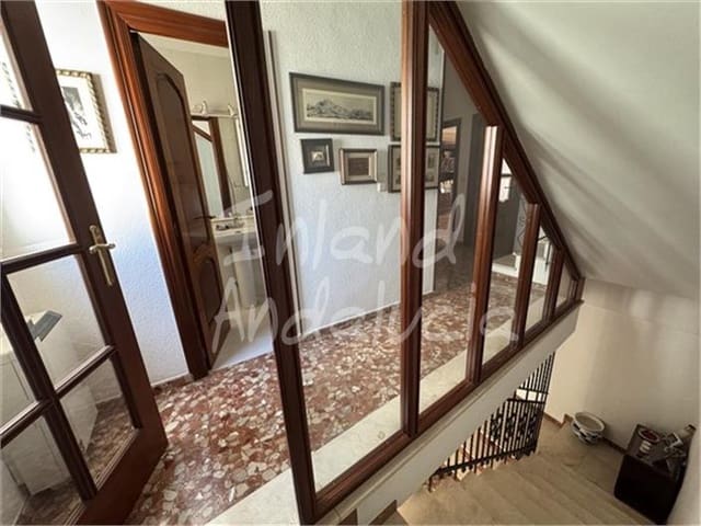 5 slaapkamer Huis te koop in Alcalá la Real met garage - € 190.000 (Ref: 9877763)