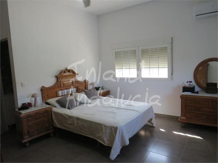 2 bedroom Villa for sale in Andujar with pool garage - € 465,000 (Ref: 9880475)