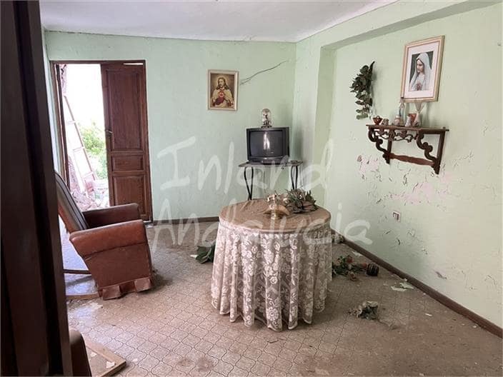 6 sypialnia Dom na sprzedaż w Castillo de Locubin - 67 000 € (Ref: 9883871)