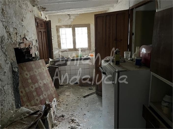 6 sypialnia Dom na sprzedaż w Castillo de Locubin - 67 000 € (Ref: 9883871)