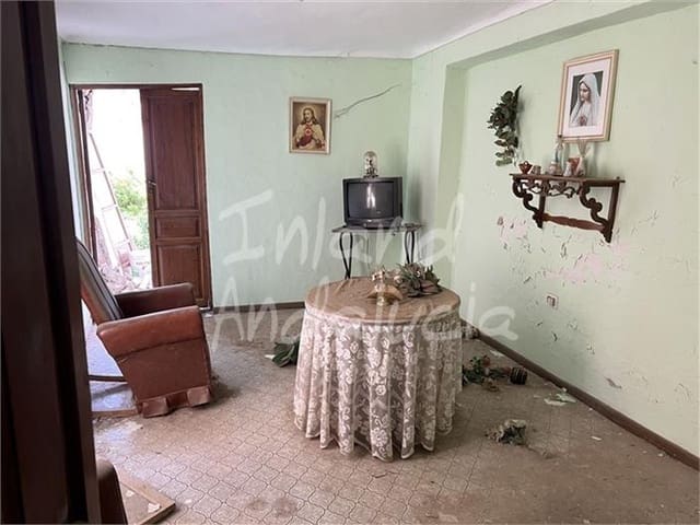 6 sypialnia Dom na sprzedaż w Castillo de Locubín - 67 000 € (Ref: 9883871)