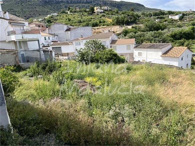6 sypialnia Dom na sprzedaż w Castillo de Locubín - 67 000 € (Ref: 9883871)