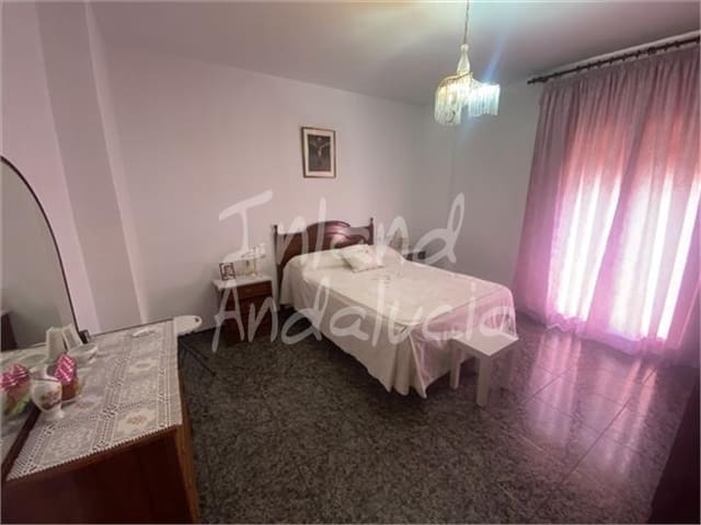 3 quarto Apartamento para venda em Montefrío com garagem - 114 000 € (Ref: 9889628)