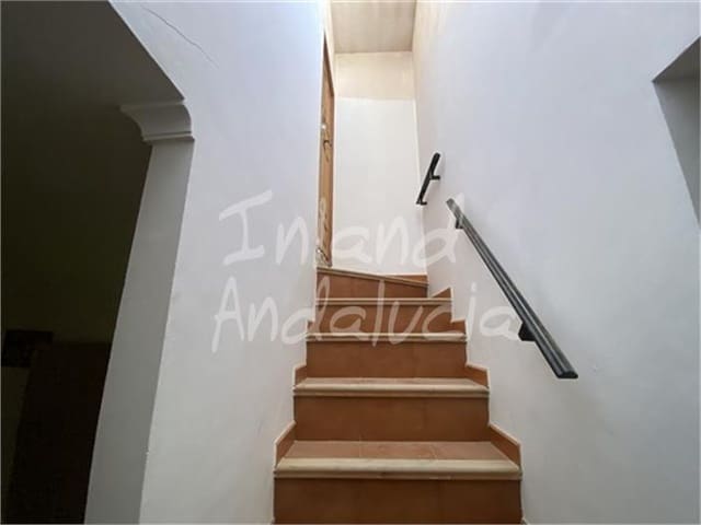 5 bedroom Townhouse for sale in Monturque with garage - € 135,000 (Ref: 9893599)