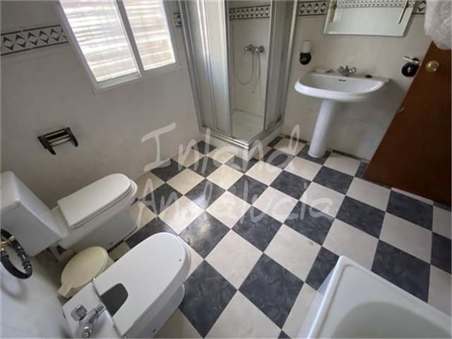 5 bedroom Townhouse for sale in Monturque with garage - € 135,000 (Ref: 9893599)