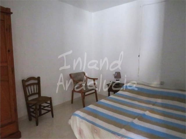 4 slaapkamer Huis te koop in Alcaudete - € 50.000 (Ref: 9893600)