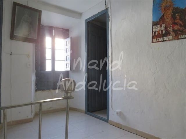4 slaapkamer Huis te koop in Alcaudete - € 50.000 (Ref: 9893600)