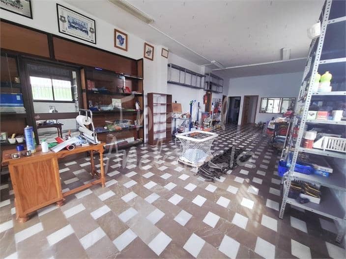 5 bedroom Townhouse for sale in Villanueva de Tapia with garage - € 195,000 (Ref: 9895656)
