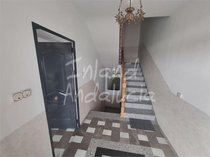 5 bedroom Townhouse for sale in Villanueva de Tapia with garage - € 195,000 (Ref: 9895656)