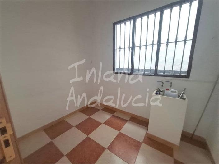 5 bedroom Townhouse for sale in Villanueva de Tapia with garage - € 195,000 (Ref: 9895656)