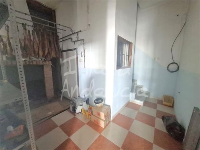 5 bedroom Townhouse for sale in Villanueva de Tapia with garage - € 195,000 (Ref: 9895656)