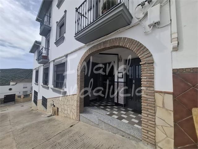 5 bedroom Townhouse for sale in Villanueva de Tapia with garage - € 195,000 (Ref: 9895656)