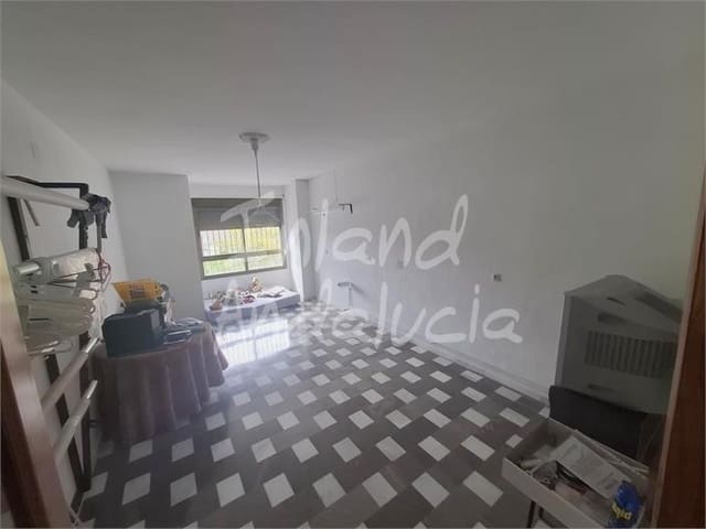 5 bedroom Townhouse for sale in Villanueva de Tapia with garage - € 195,000 (Ref: 9895656)