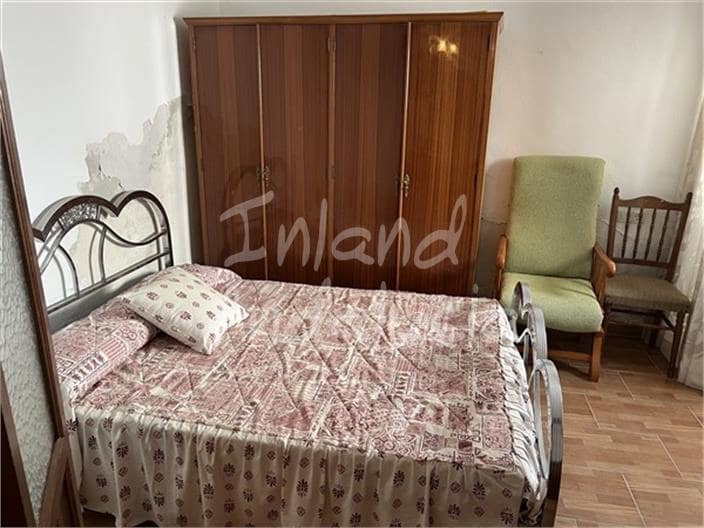3 bedroom Townhouse for sale in Frailes - € 47,000 (Ref: 9895658)