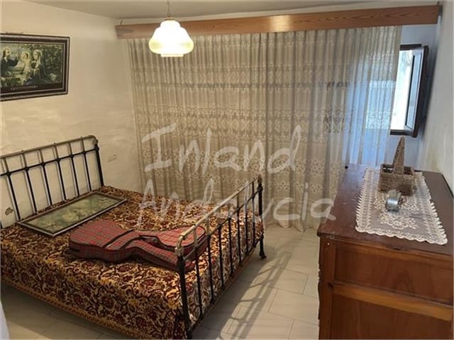 3 bedroom Townhouse for sale in Frailes - € 47,000 (Ref: 9895658)