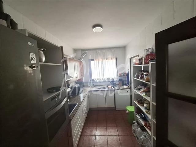 4 bedroom Villa for sale in Riofrío, Loja with pool garage - € 329,280 (Ref: 9898611)