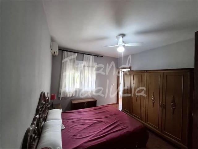 4 bedroom Villa for sale in Riofrío, Loja with pool garage - € 329,280 (Ref: 9898611)