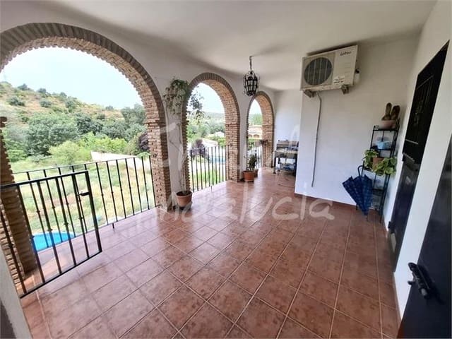 4 bedroom Villa for sale in Riofrío, Loja with pool garage - € 329,280 (Ref: 9898611)