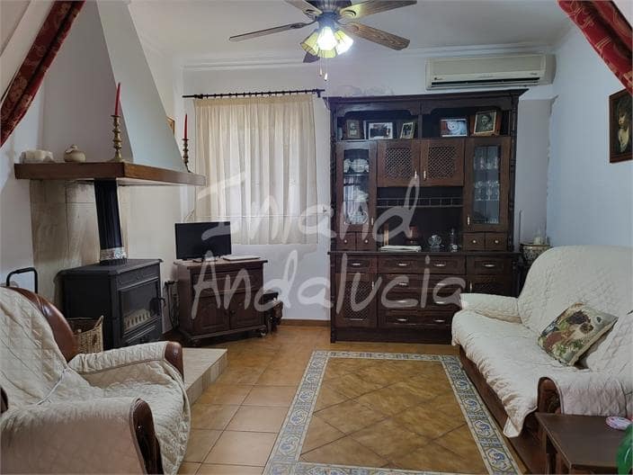 2 Zimmer Villa zu verkaufen in Lora de Estepa mit Pool Garage - 198.000 € (Ref: 9900829)