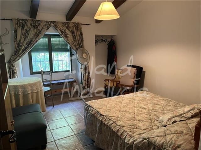 5 bedroom Finca/Country House for sale in Montefrío with pool garage - € 320,000 (Ref: 9902686)