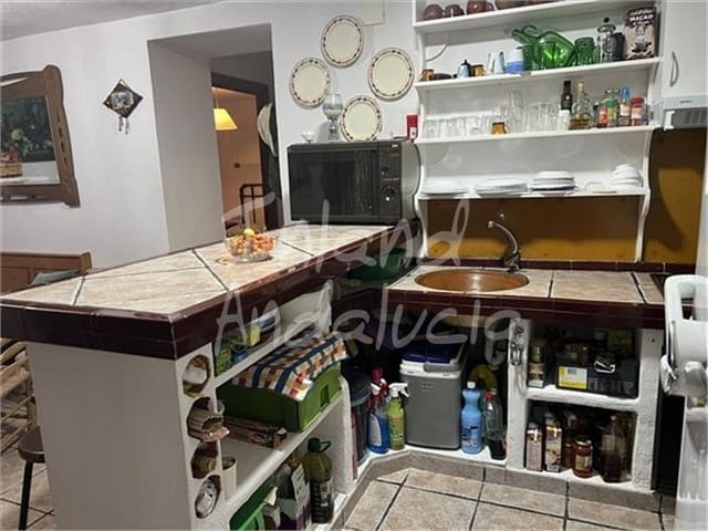 5 bedroom Finca/Country House for sale in Montefrío with pool garage - € 320,000 (Ref: 9902686)
