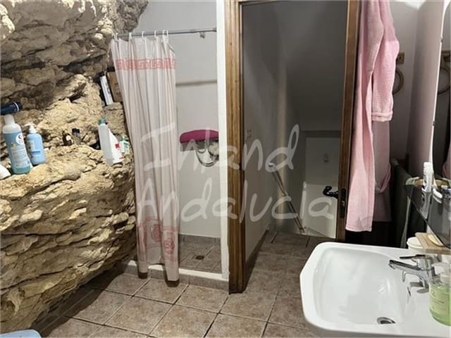 5 bedroom Finca/Country House for sale in Montefrío with pool garage - € 320,000 (Ref: 9902686)